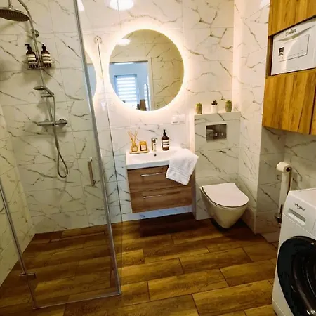 Nadmorski - Parter Z Ogrodem I Parkingiem - Family & Pet Friendly *